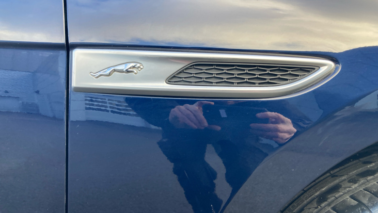 Jaguar F-Pace 2.0 D200 SE 5dr Auto AWD Diesel Estate